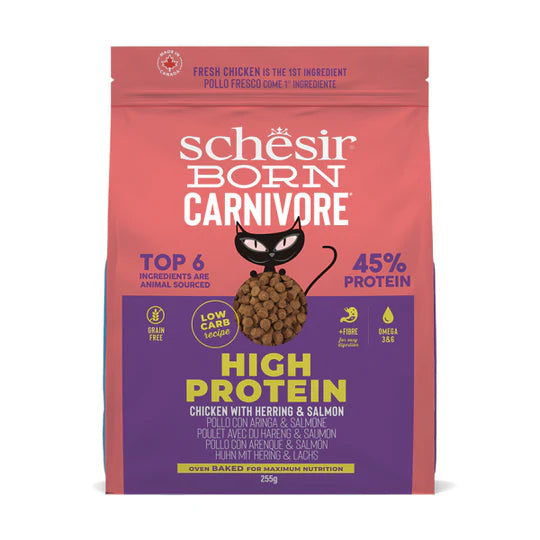 Confezione frontale Schesir Born Carnivore Adulto Pollo Aringa Salmone 1,25kg con 45% proteine e cottura al forno