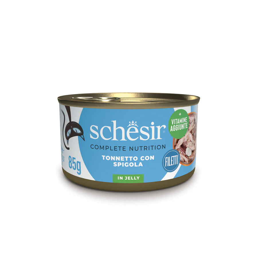 Schesir umido gatto adulto 85g con tonnetto e spigola in gelatina, lattina azzurro chiaro con filetti visibili